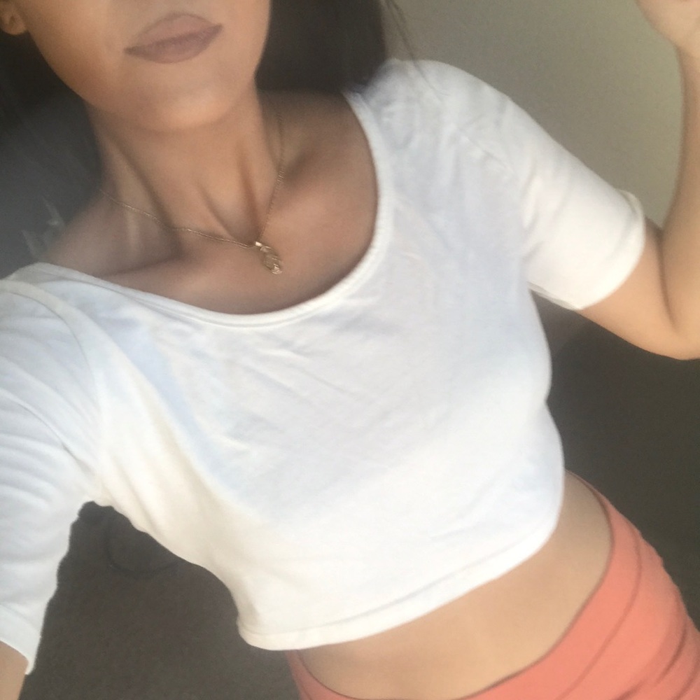 White short sleeve top